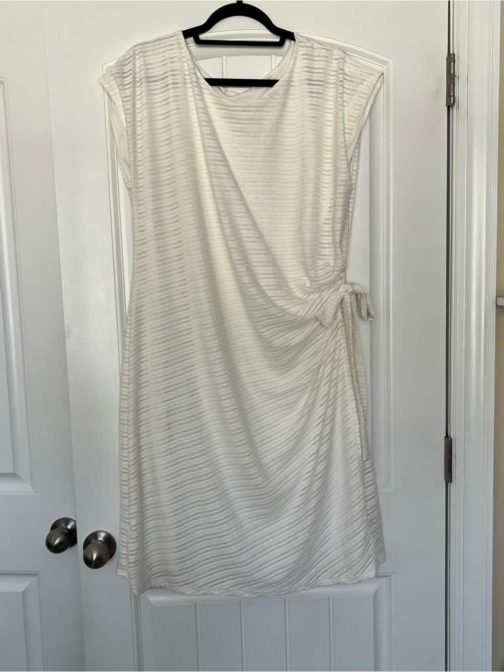 Olivia Matthews Women’s Textured White Knot-Side Draped Dress Size 3X